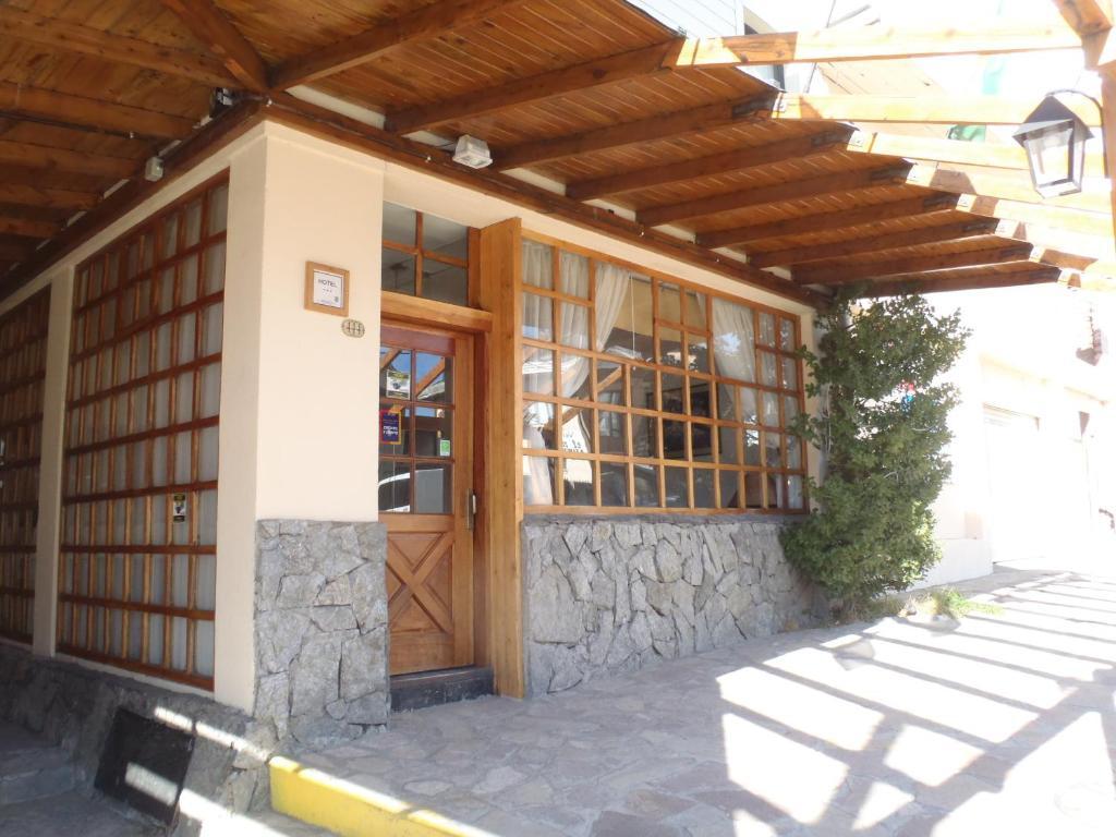 Hotel Cottbus San Carlos de Bariloche Exterior photo